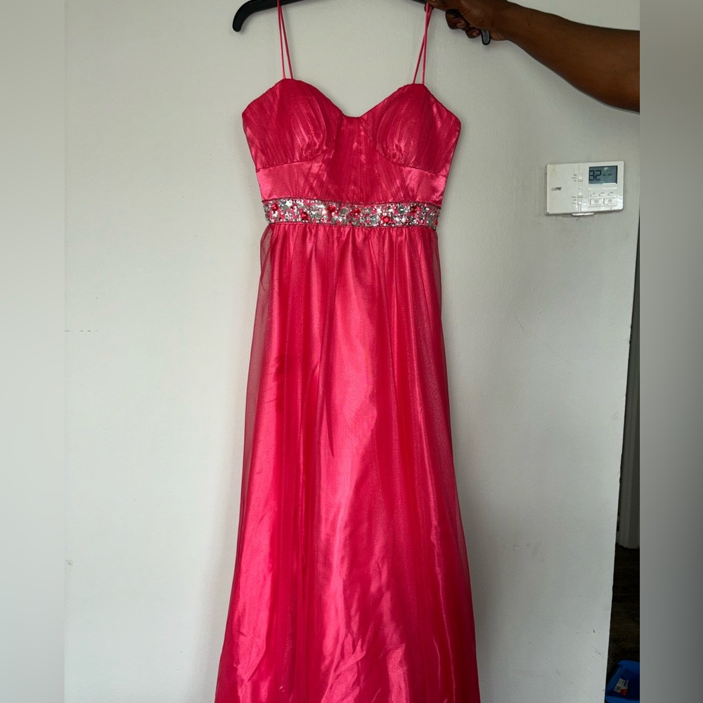 I’m selling dresses and heels!! All of the dresses are sizes 0-2. Shoes are 6